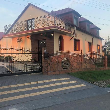 Apartamenty U Maksa Krzywcza 外观 照片
